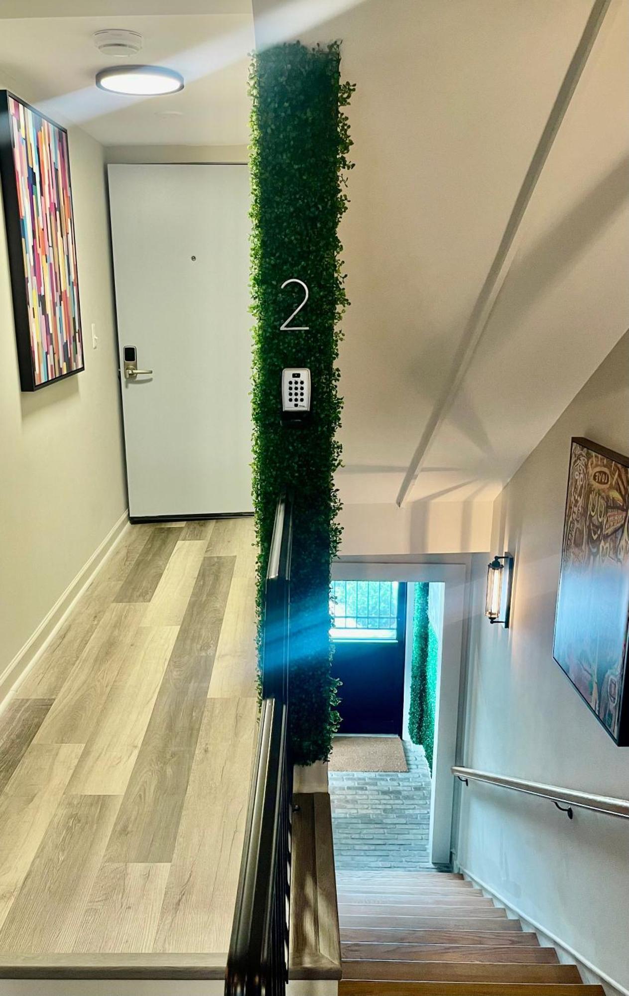 Modern Fully Renovated Suite & Loft In Downtown เทรนตัน ภายนอก รูปภาพ