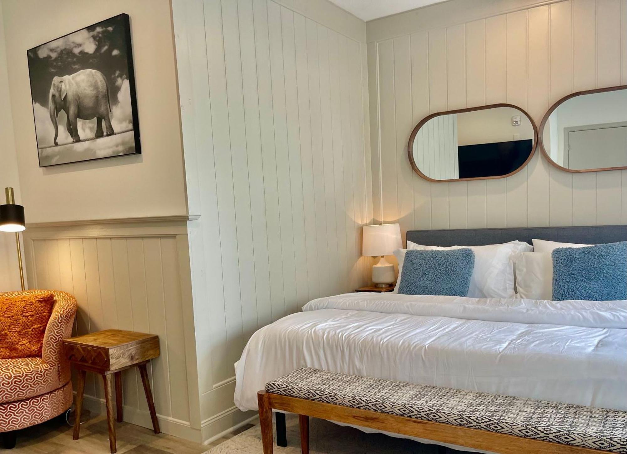 Modern Fully Renovated Suite & Loft In Downtown เทรนตัน ภายนอก รูปภาพ